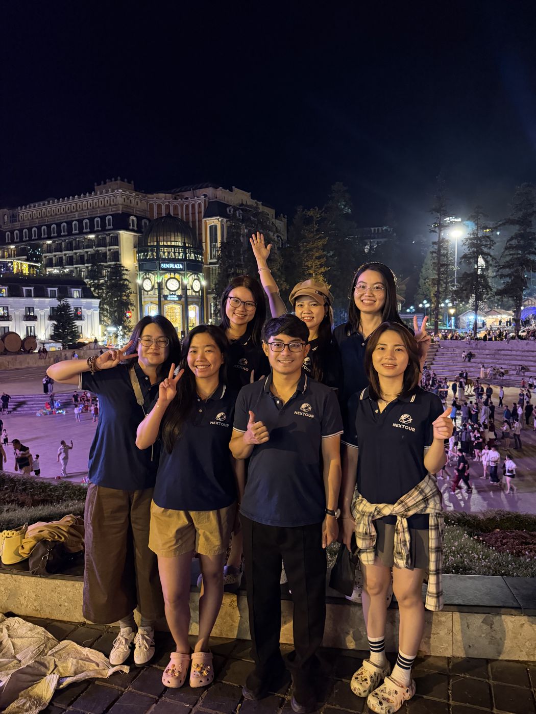 Đêm Sa Pa — cả đoàn vẫn nguyên màu áo NEXTOUR