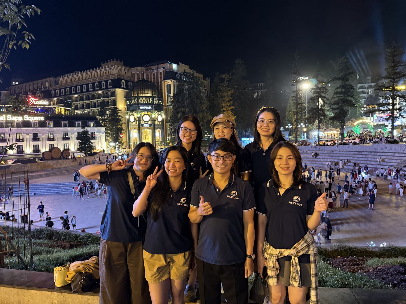 Đêm Sa Pa — cả đoàn vẫn nguyên màu áo NEXTOUR